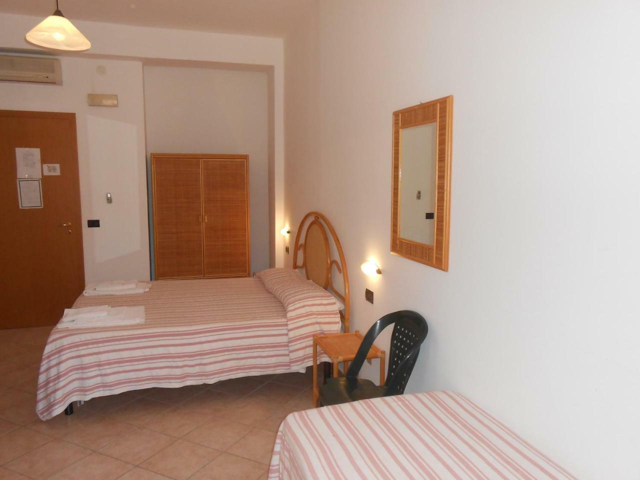 Albergo Il Terrazzino Vibo Valentia Marina Exterior photo